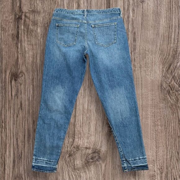 Universal Thread Mid Rise Boyfriend Blue Jeans - Picture 3 of 9
